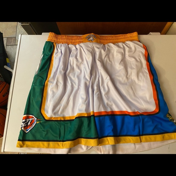 Kasama Shorts - Picture 5 of 7